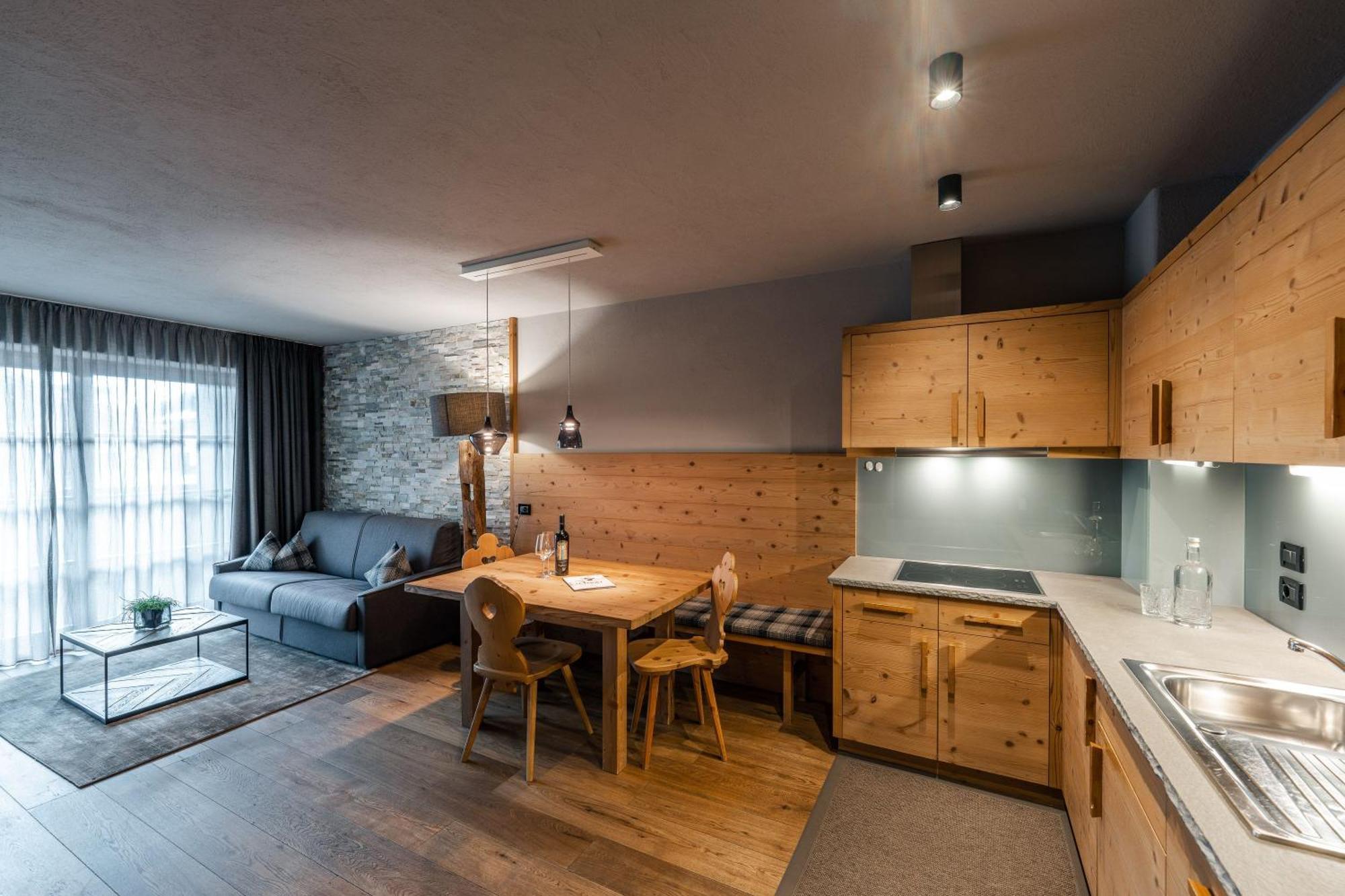 Sportony Mountain Lodges La Villa  Bagian luar foto